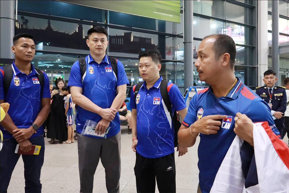 Volleyball federation secretary-general Aing Serey Piseth reminds the team what they are playing for ahead of their departure to the SEA V-League. CVF