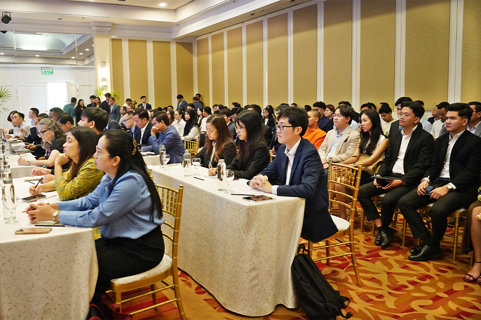 More than 100 scholars, policymakers and experts gathered to discuss the future of Cambodia-Thailand relations. Hong Raksmey