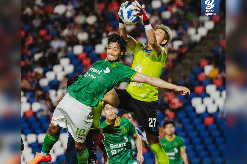 The super cup final became a battle between goalkeepers when a penalty shootout was declared after extra time. Broad sports