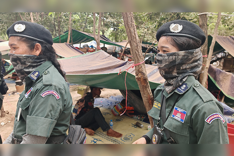 Two of the Cambodian soldiers who accompanied the visiting delegates. Hong Raksmey