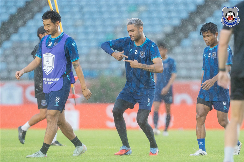 The Svay Rieng squad train on Myanmar soil head of tonight’s clash. Svay Rieng