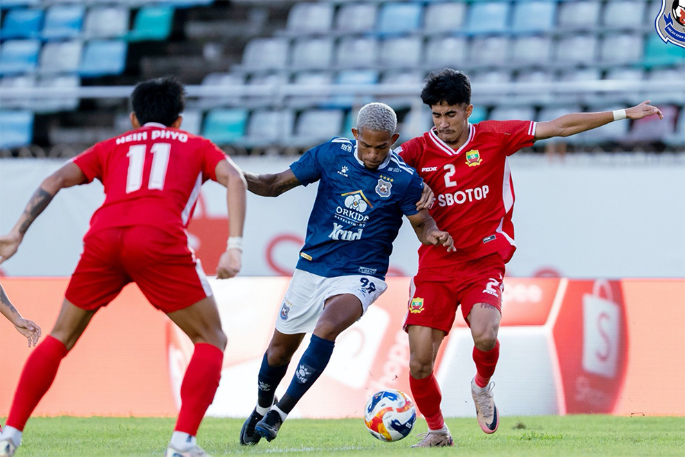 Striker Patrick Robson (in blue) contributed a goal and a fine assist to be named Man of the match. Svay Rieng