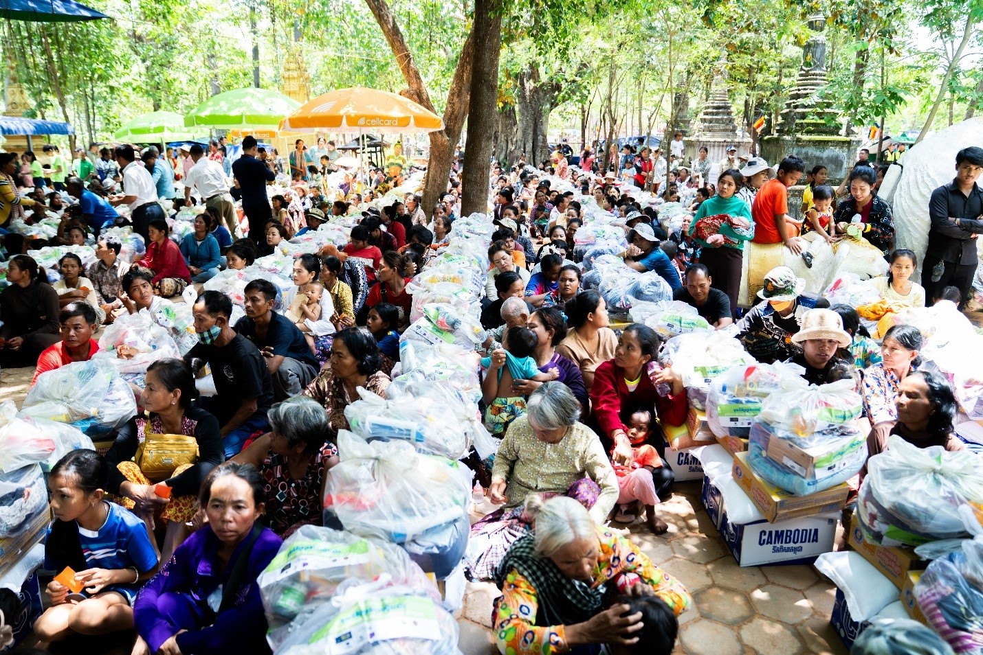 Each family received a relief package containing a box of drinking water, instant noodles, 10 kilogrammes of rice, clothing and other essential items. Supplied