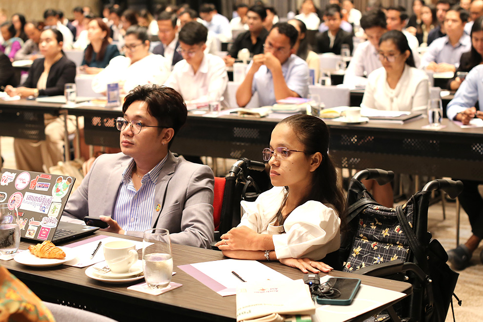 Ponlok Chomnes deliberately expanded the space for women, marginalised groups and youth to contribute to dialogue. Hong Raksmey