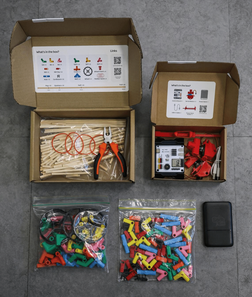 Each Stick ‘Em kit costs $100, which is about one-tenth the cost of conventional robotics kits. PHOTO: THE STRAITS TIMES