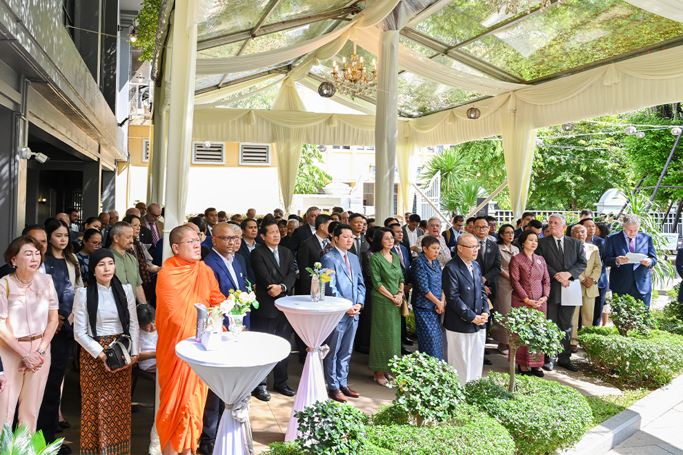 The opening ceremony of ‘Into the Light: The Retrieved Paintings of Phnom Penh’s Silver Pagoda’ was attended by numerous members of the royal family and senior government officials. Supplied