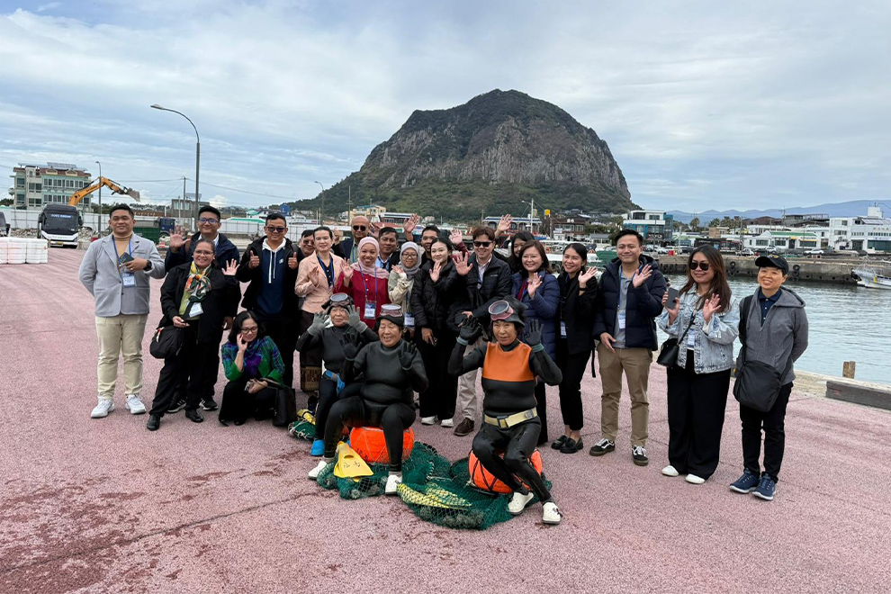 ASEAN-Korea journalists visited grannies diving at Jeju. Supplied