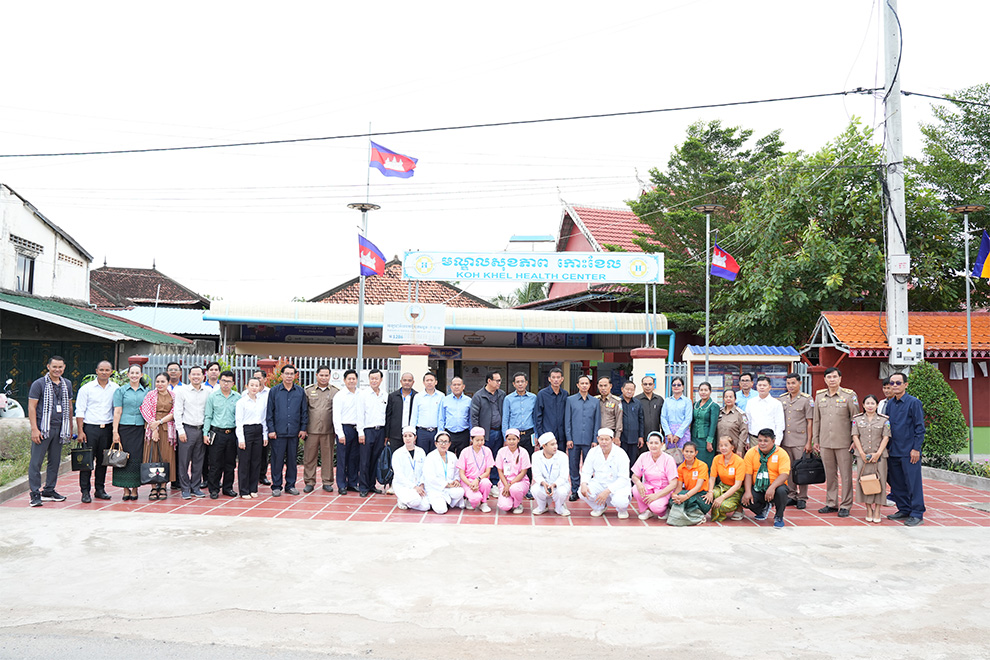 The NCDD Secretariat, in collaboration with the Kandal Provincial Administration and World Vision International, brought together ministries, provincial authorities and members of the Capital–Provincial Social Accountability Working Groups to observe how local administrations are implementing the changes. Supplied