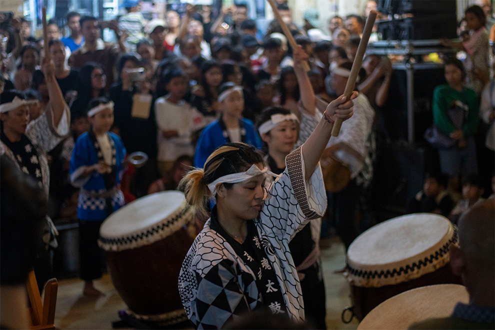 Nightly Art After Dark Street block parties on Street 2 transformed Psar Nat’s neighbourhood into a pulsating hub of music, dance, circus acts, boutique stalls and food vendors. Supplied
