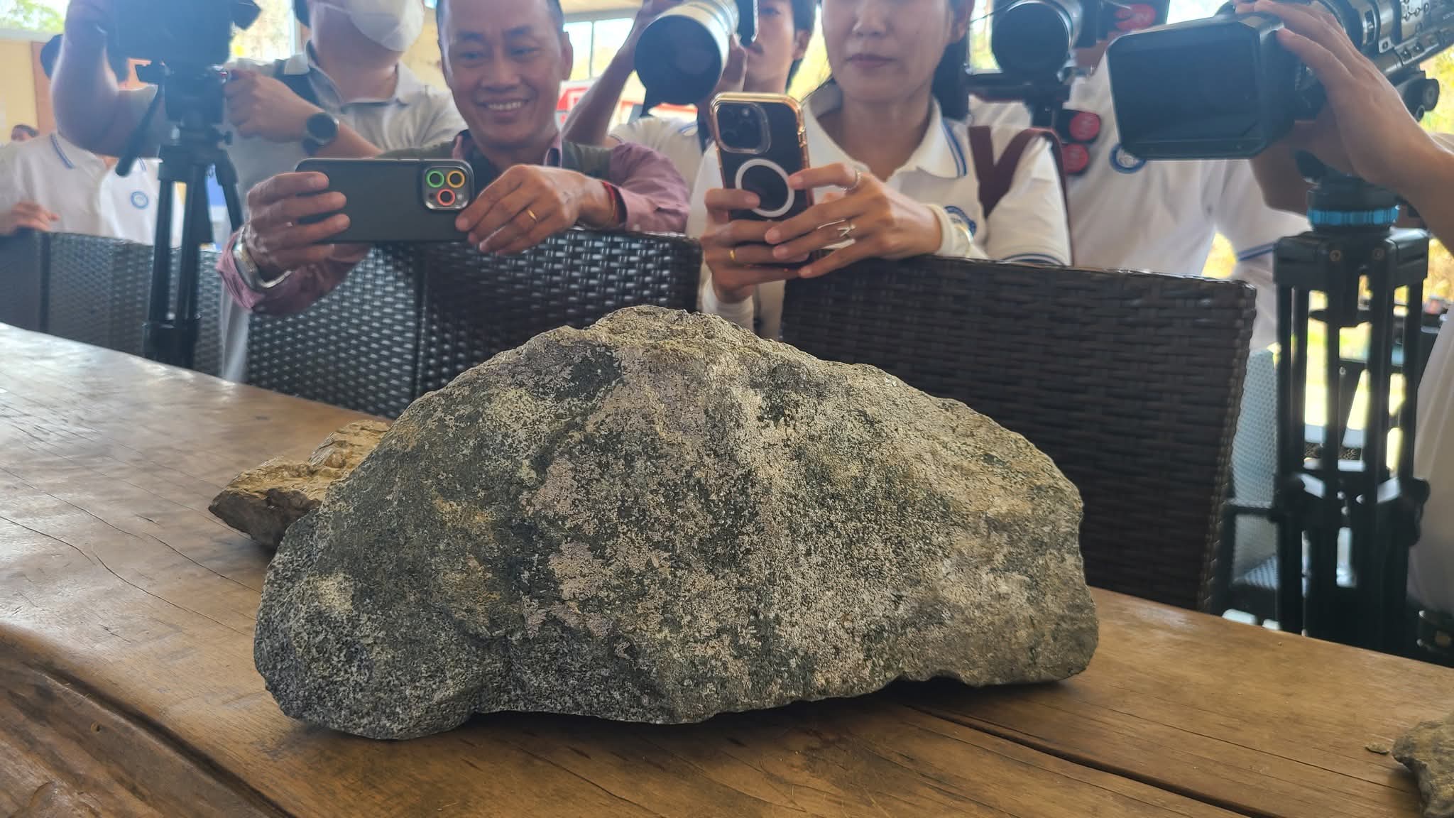 A mixture of precious minerals, including gold, silver and copper, is extracted from rocks that contain up to 90 percent gold ore. Hong Raksmey