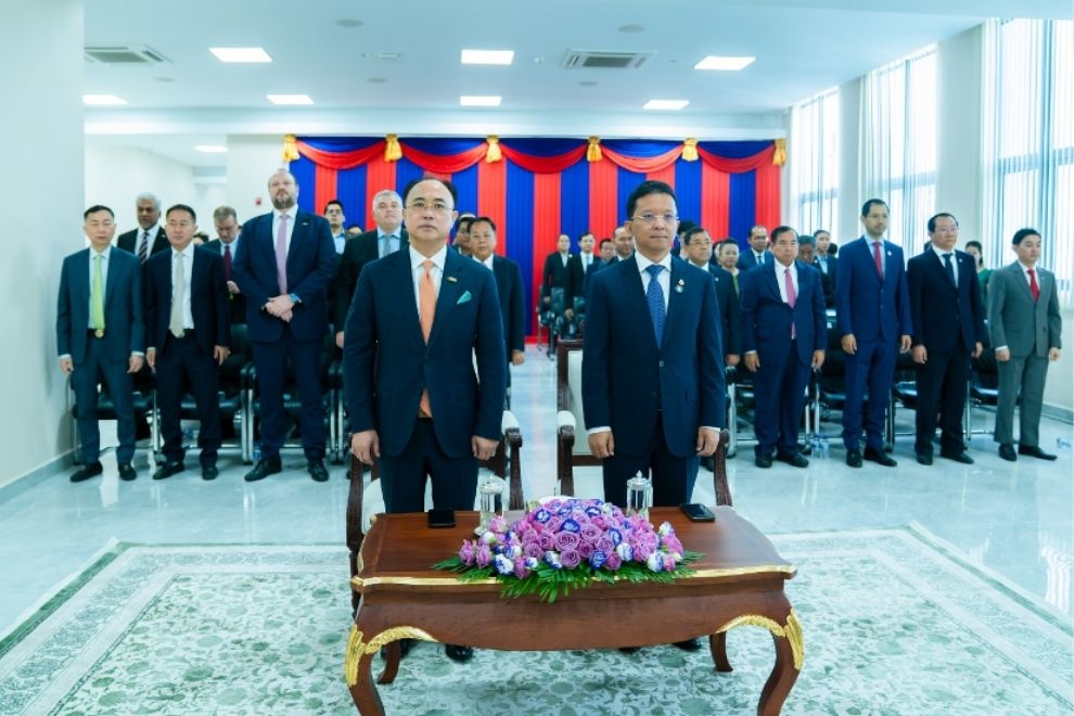 The signing ceremony was witnessed by Minister Hem Vanndy and Neak Oknha Kith Meng, Chairman of the Board of Directors of Wing Bank and Chairman & CEO of Royal Group of Companies. Supplied