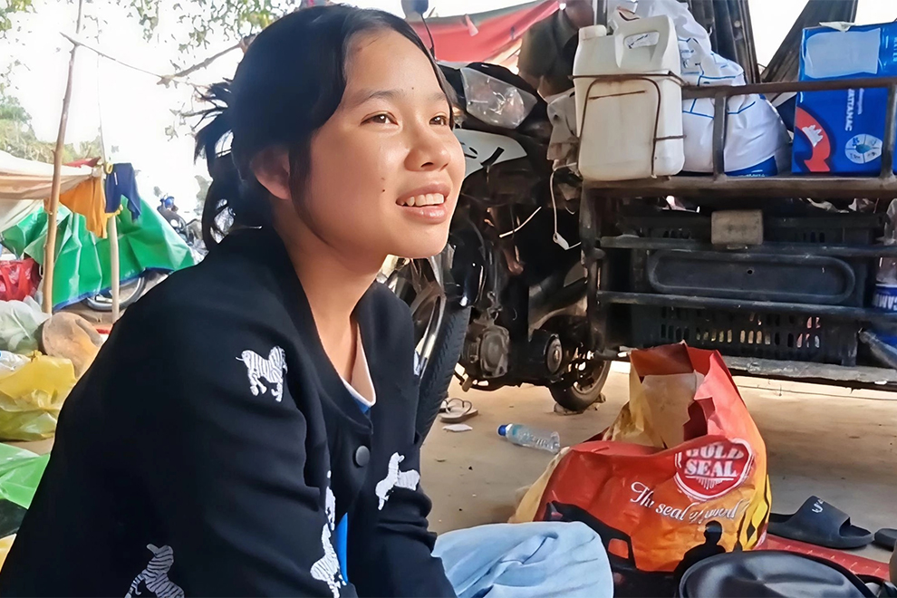 Bros Jing Uy, a 16-year-old Grade 11 student from Pech Chenda High School, desperately wants to return to the classroom. Hong Raksmey