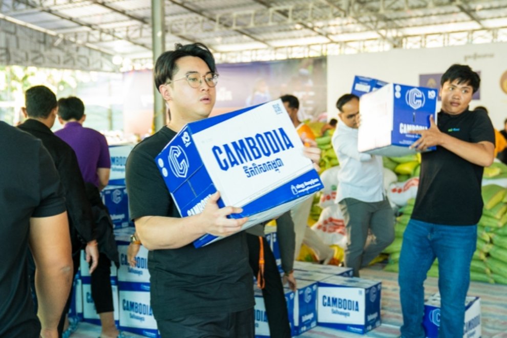 This marks the third round of donations from Wing Bank employees since the border dispute began in mid-2025. Supplied