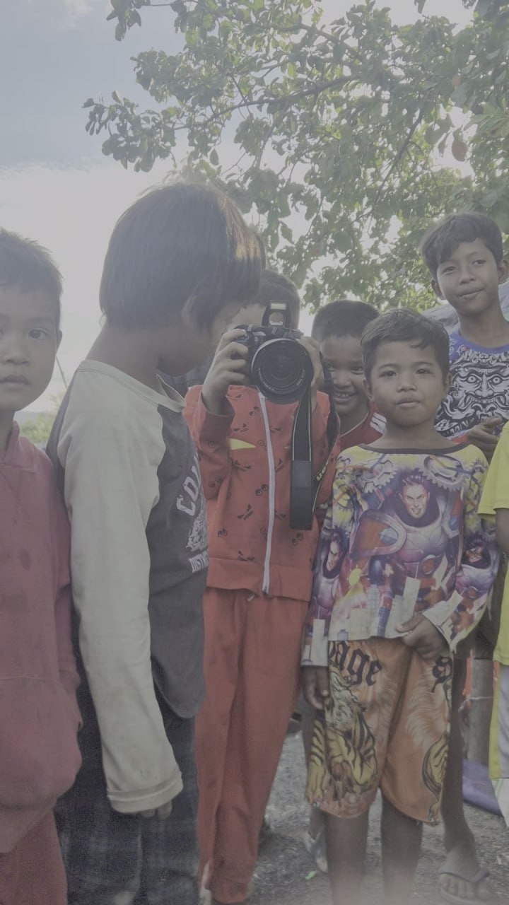 The majority of the refugees are women and children. Andy Novell