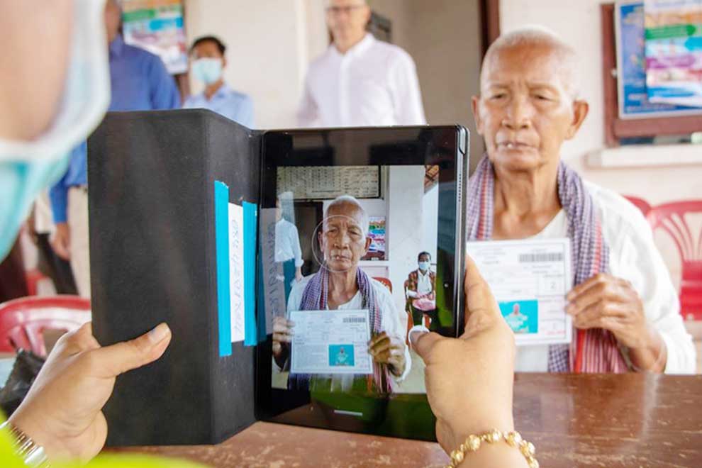 PM urges expansion of social welfare for the poor