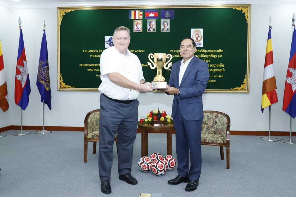 Thuch honoured for demining education contribution