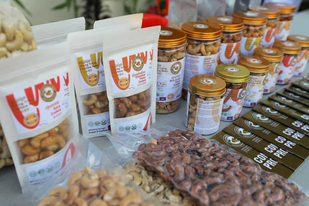 Economists: Focus on added value needed