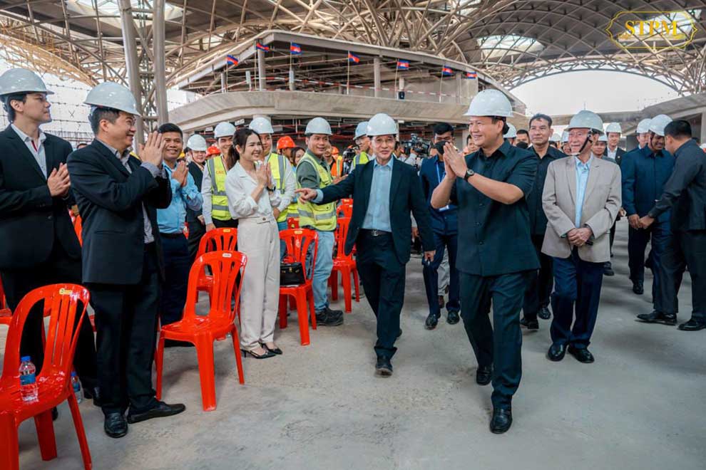 Manet hails progression of capital's new airport