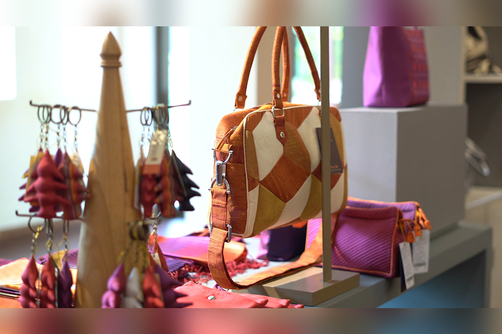 Products from the silk farm are displayed and sold at Artisans Angkor shops in Siem Reap and Phnom Penh, as well as at two of the Kingdom’s international airports. Supplied