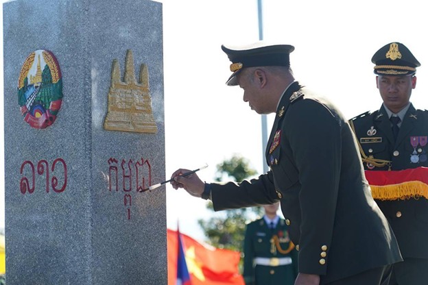 Defence minister Tea Seiha takes part in a border marker ceremony in the Dragon’s Tail area, in December 2023. Nokor Wat