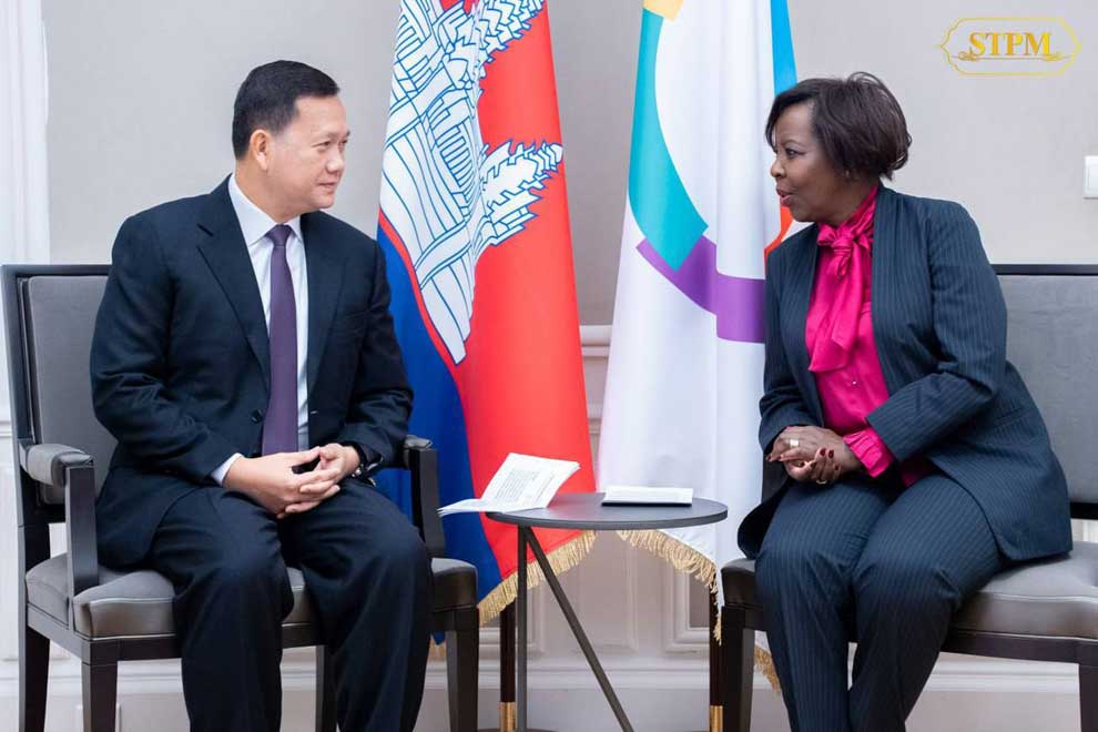 Manet: Paris visit based on value placed on strong ties