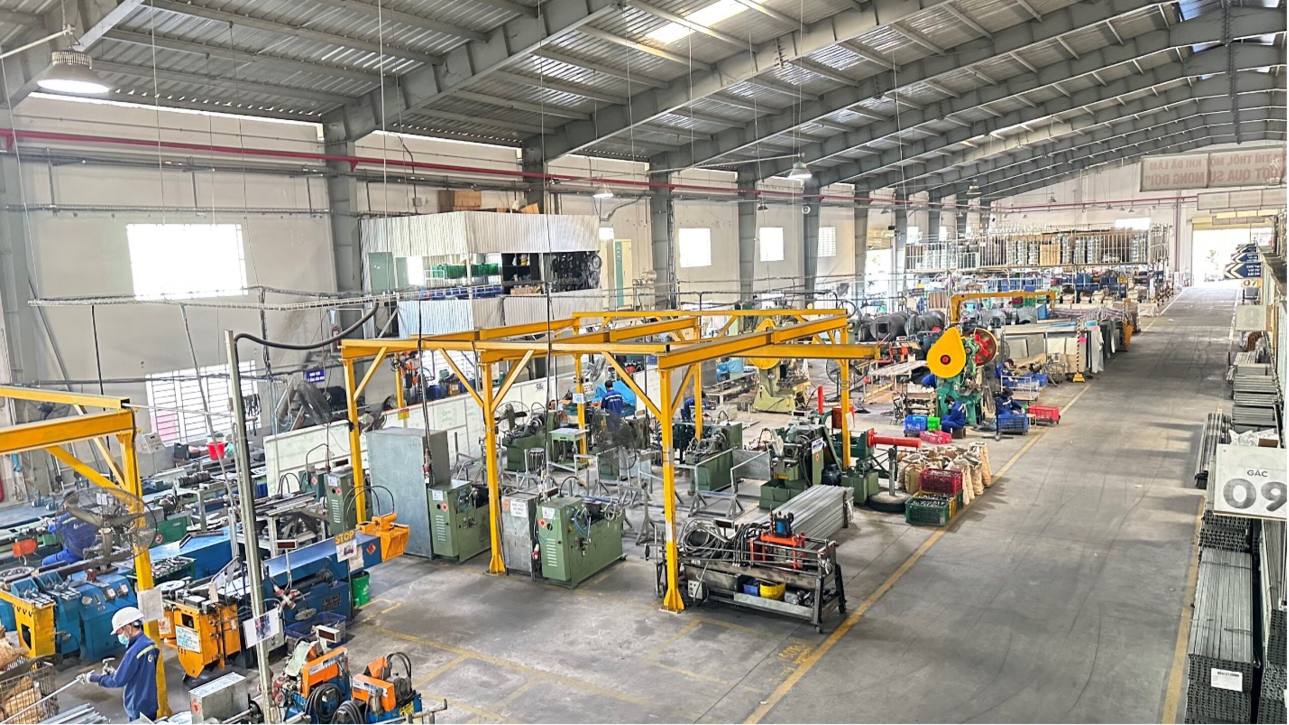 The wire mesh cable tray manufactured by Cat Van Loi is certified in accordance with NEMA BI 50015 (UL Classified) standards.