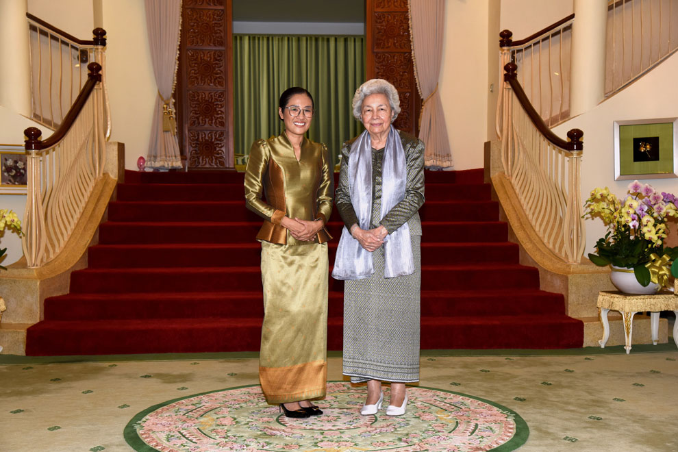Queen Mother hosts Chef Nak at royal audience SAOY celebration