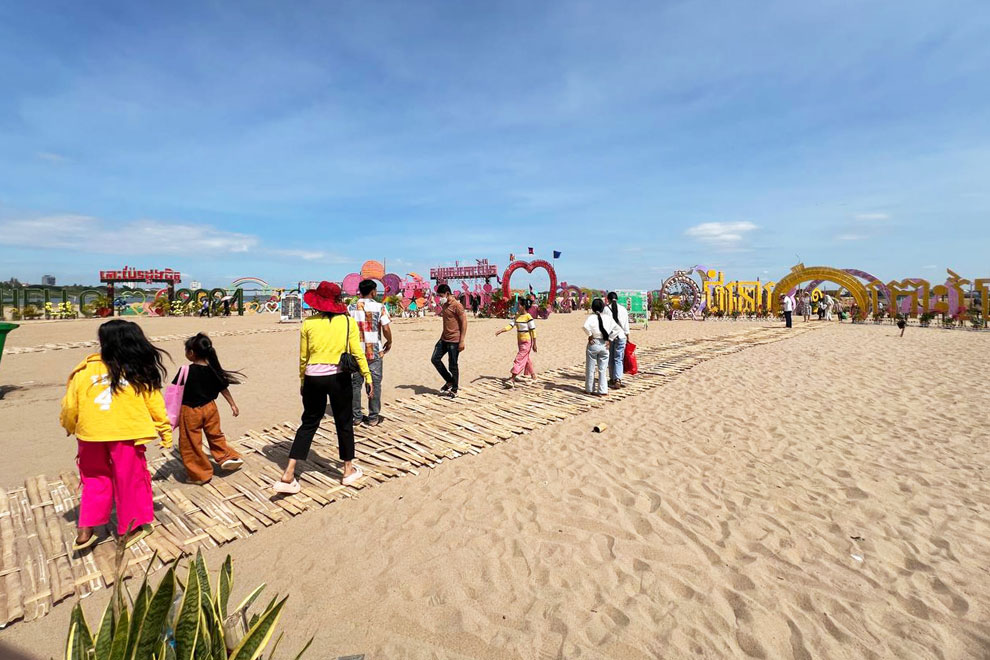 Domestic tourism up one third in '23