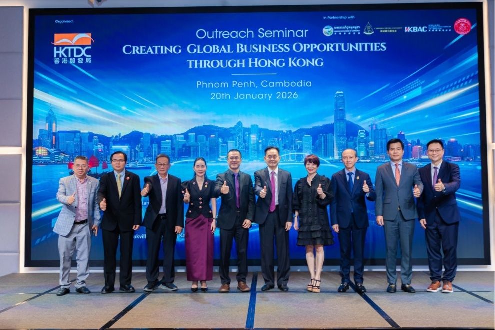 Leaders from Cambodian Oknha Association (COA), the Cambodian Jewelers Federation (CJF), the Hong Kong Trade Development Council (HKTDC), and the Hong Kong Business Association of Cambodia (HKBAC) took part in economic cooperation with the signing of three Memoranda of Understanding (MoUs) in Phnom Penh on January 20. Hong Raksmey