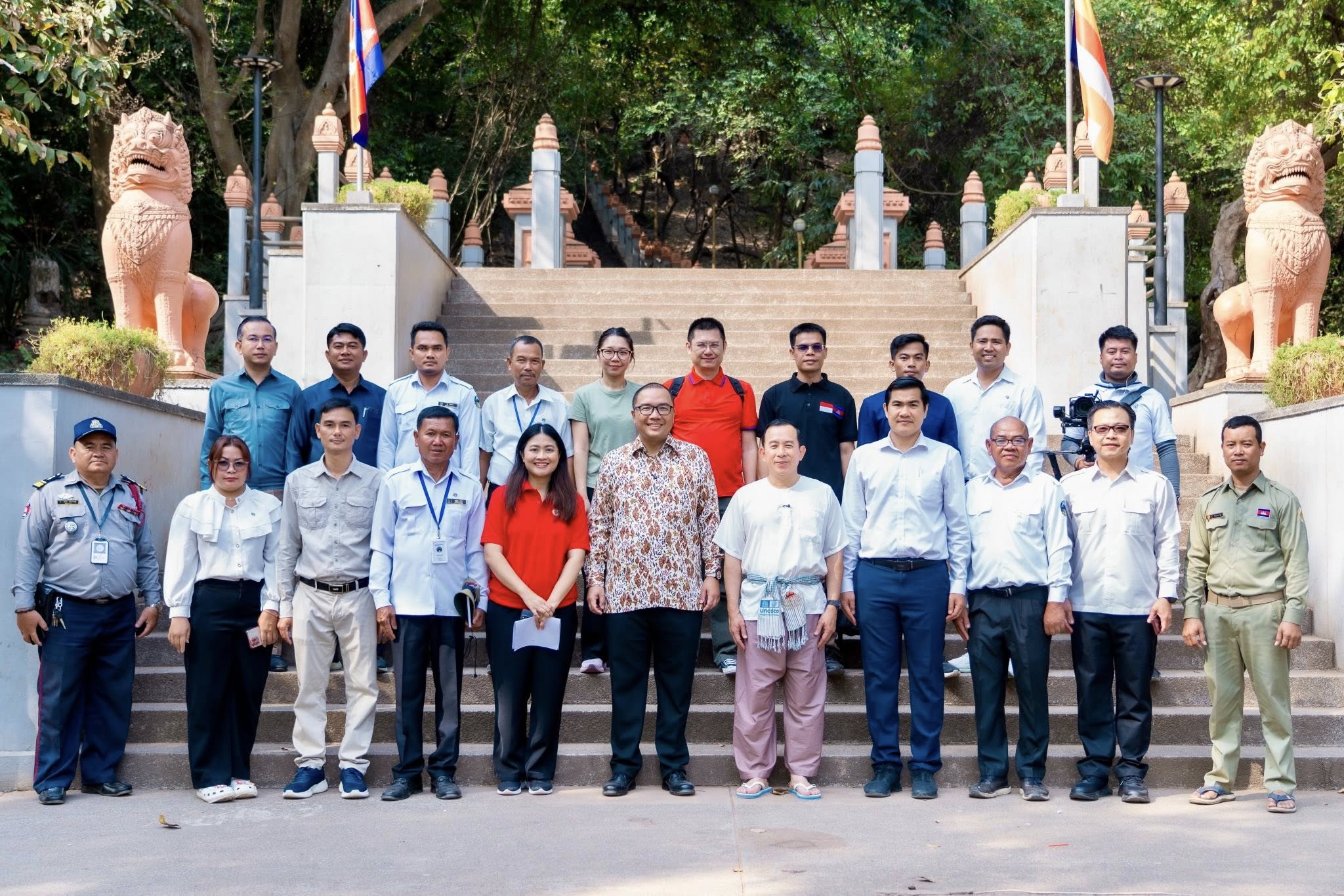 Officials from the Ministry of Tourism and officials from the Indonesian embassy to Cambodia at Udong Mountain. Tourism ministry