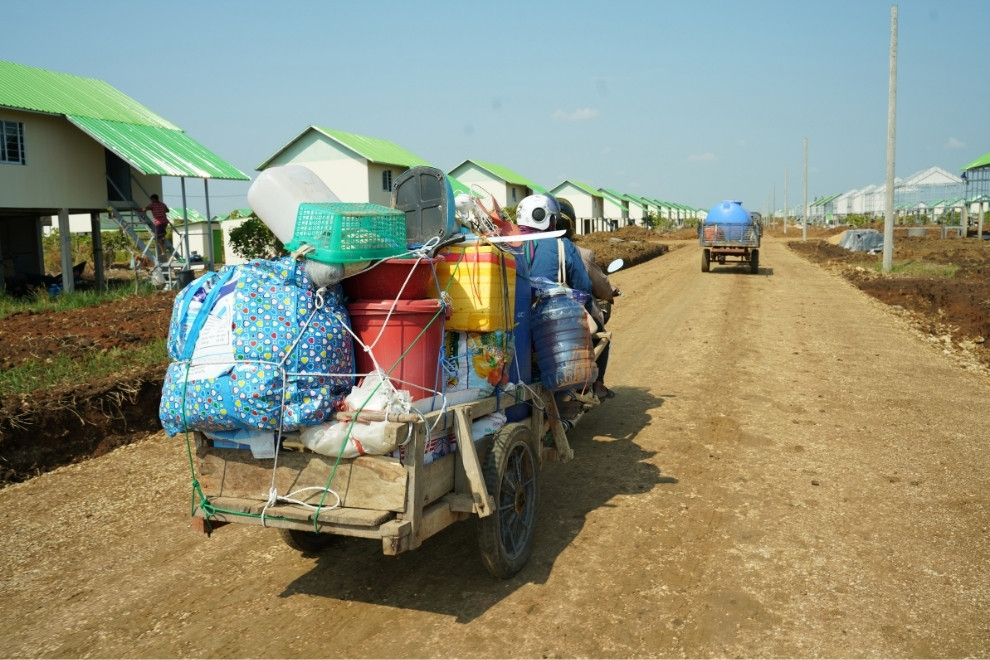 More than 800 families have relocated to the new temporary site in Slakram commune, Svay Chek district. Hong Raksmey