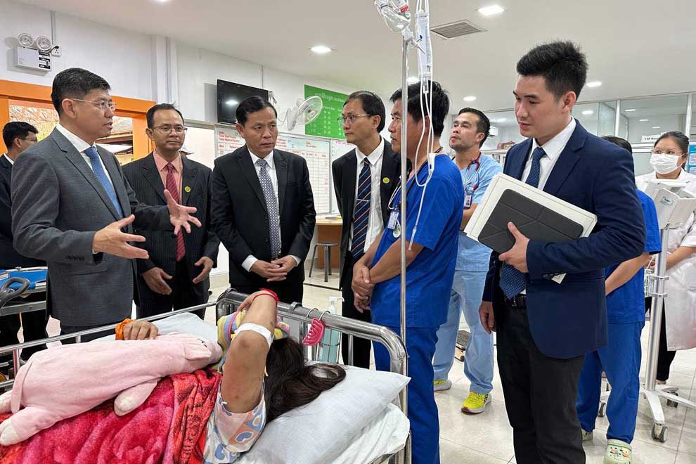 Ra calls for Angkor Hospital support