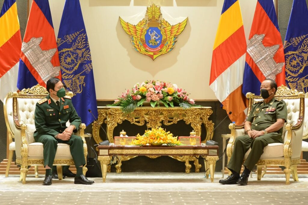 Tea Banh asks Vietnam for military training