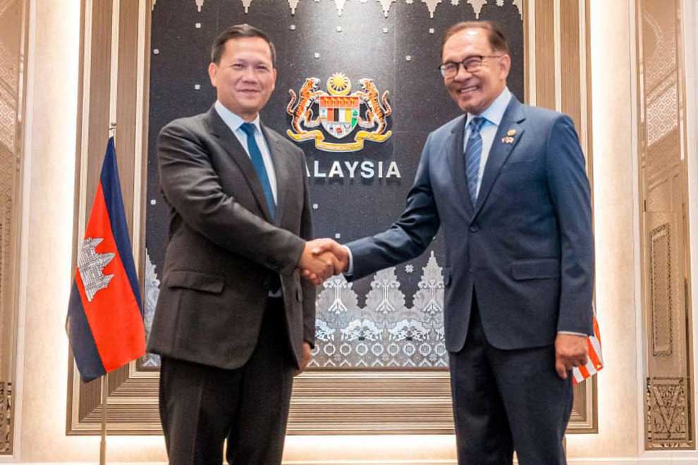 Malaysian PM welcomes Manet