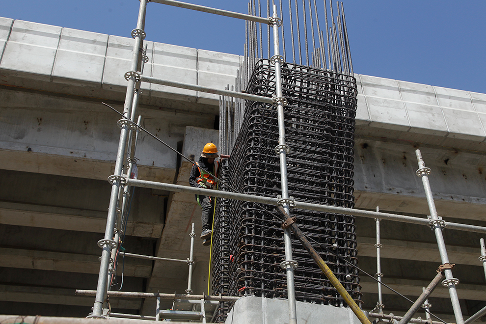 Construction ministry considering asbestos ban