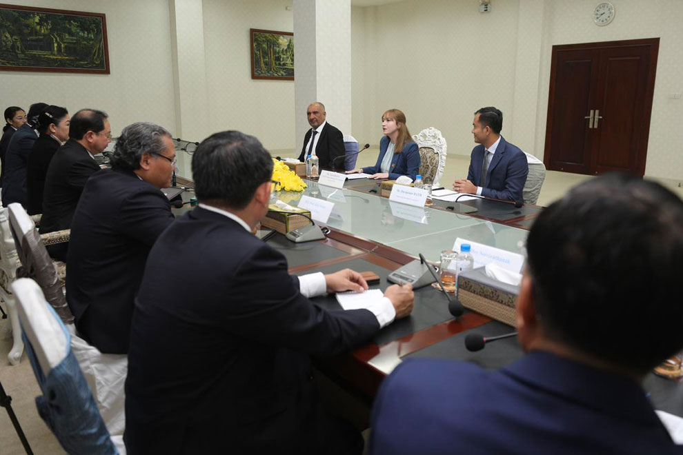 Cambodia seeks UNOPS' assistance on healthcare