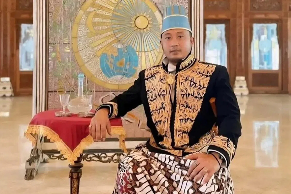 Prince Hangabehi is backed by the Lembaga Dewan Adat, the Solo palace’s customary council. PHOTO: BERITASOLO/INSTAGRAM/THE STRAITS TIMES
