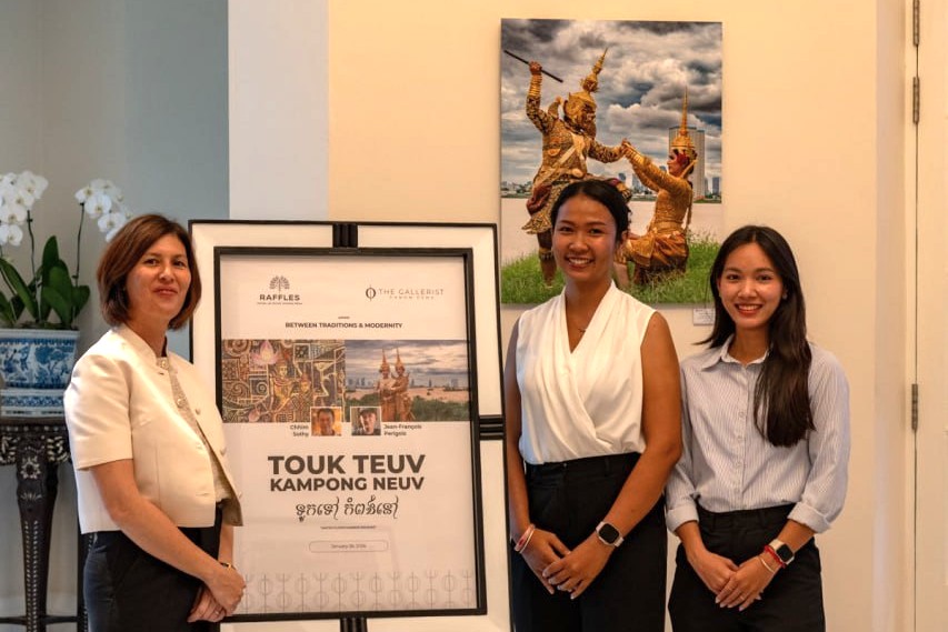 Alongside the culinary programme, an art exhibition titled “Touk Teuv Kampong Neuv – Between Tradition and Modernity” is being presented in collaboration with The Gallerist. Supplied