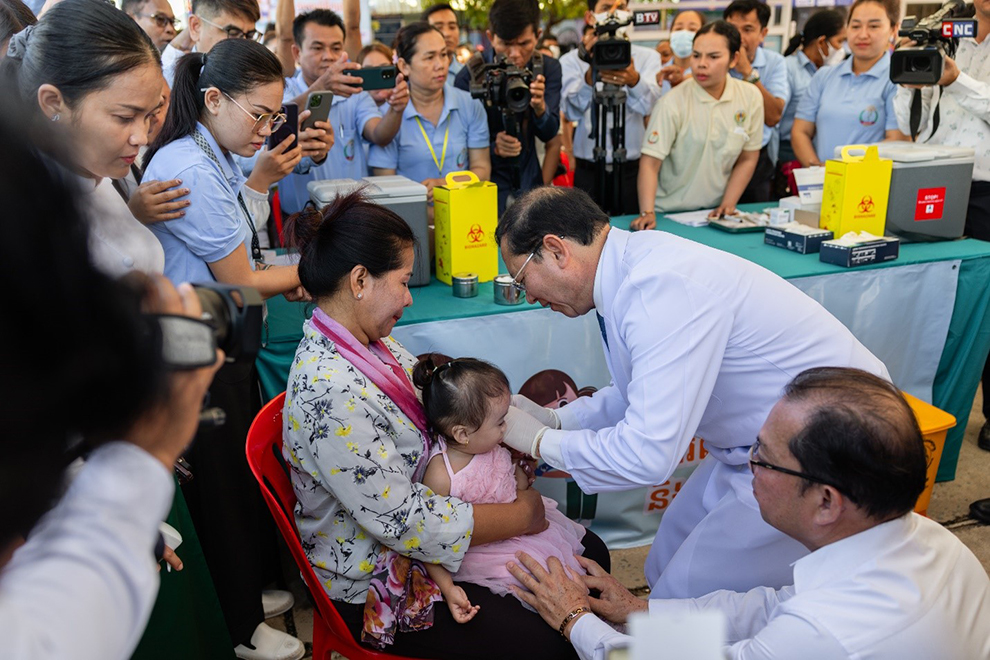 Cambodia launches nationwide measles-rubella vaccination campaign