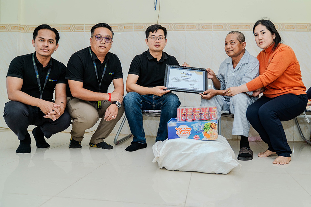 Wing Bank employees demonstrated strong collective solidarity by voluntarily contributing 5 per cent of their December salaries to the Foundation for Refugees Assistance. Supplied