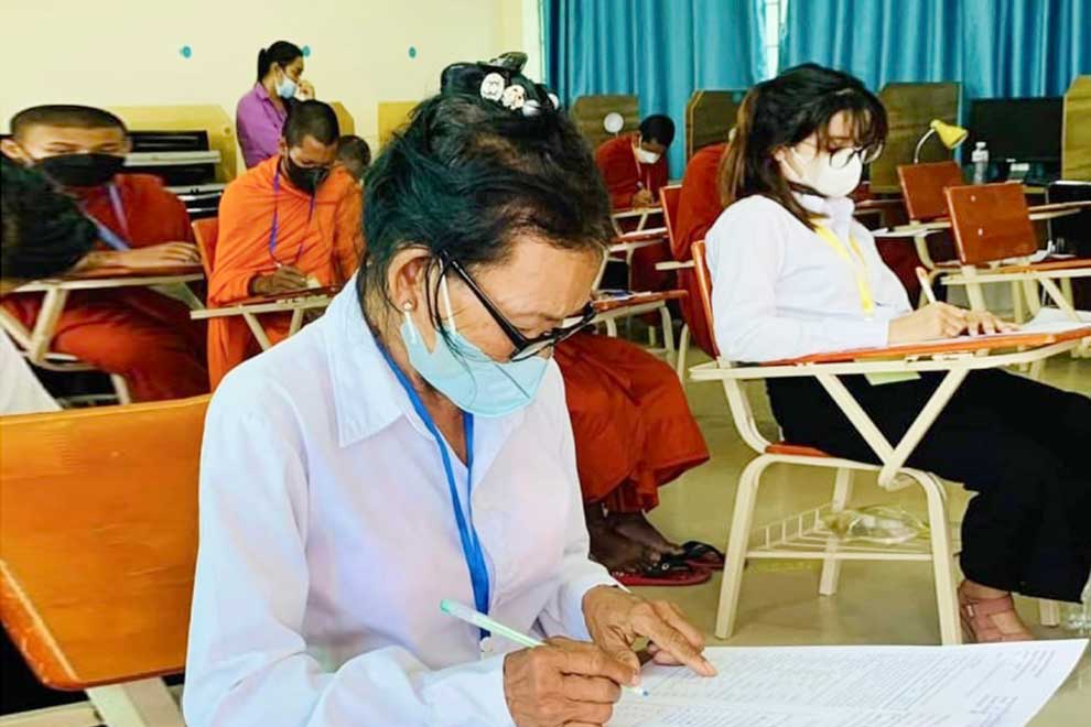 56-year-old with 7 grandkids takes high school exams