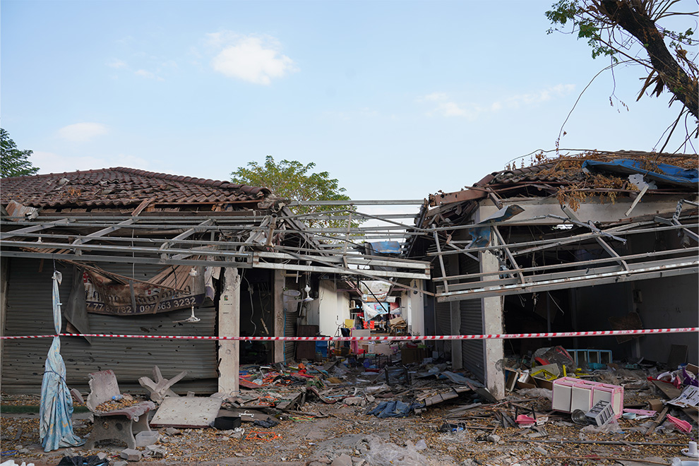 The once-busy O’Smach market — home to more than 600 stalls — has largely ceased operations. Hong Raksmey