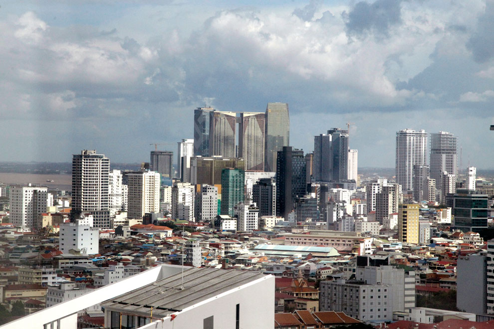 Per capita income tipped to pass $2K