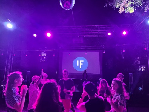 Goddamn Kiddo (on the decks) wraps up the Women in Motion event on March 5 at the French Institute of Cambodia (IFC), a joint initiative between IFC and the French embassy in Cambodia. Supplied