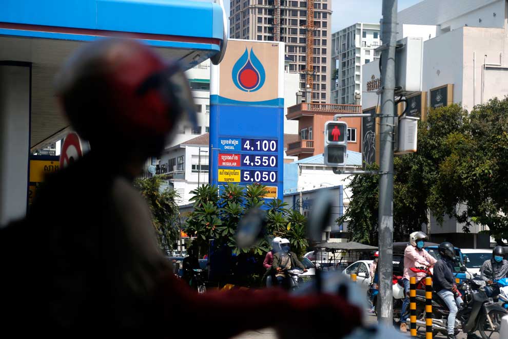 Thailand's PTT Oil plans aviation fuel depot