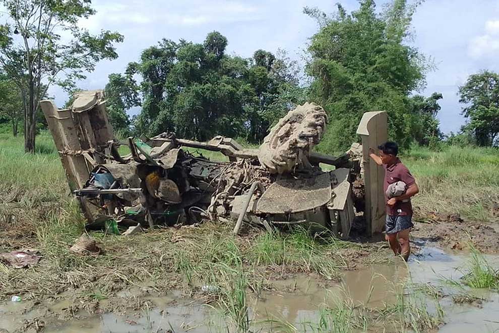 Pailin tractor driver detonates anti-tank mine