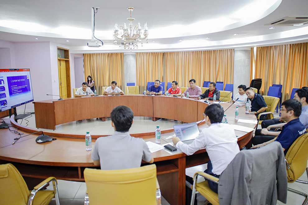 Boxing Federation goes pro with judge