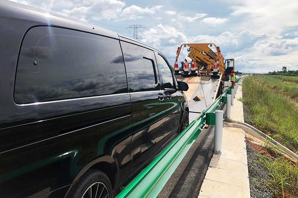 Expressway tow fees under review