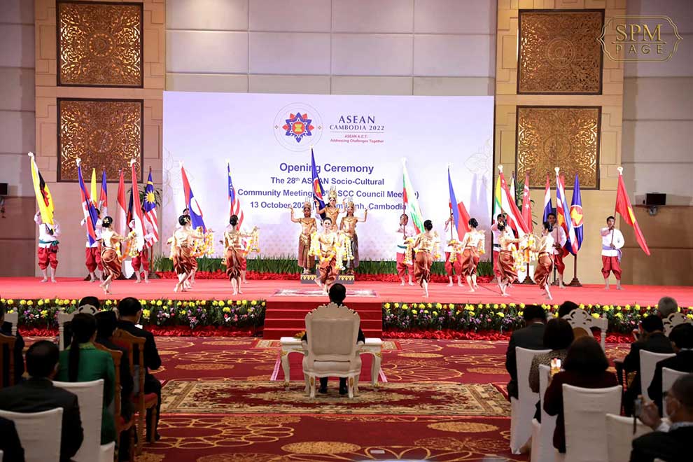 Hun Sen urges ASCC focus on ASEAN's recovery