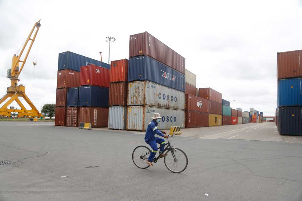 Japanese bilateral trade falls 8%